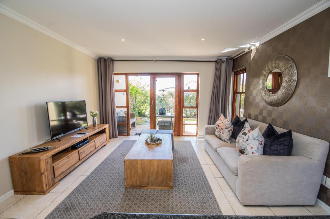 Six Whale Rock Gardens With Back Up Power For Load Shedding Apartment Plettenberg Bay Bagian luar foto